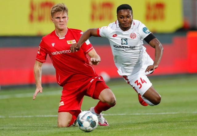 在社交媒体 在社交媒体